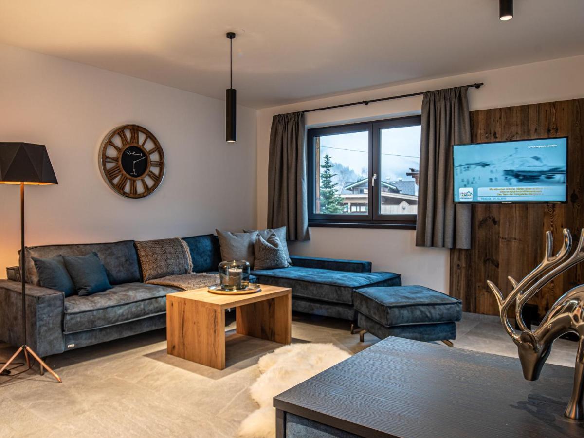 Apartment In Wald Im Pinzgau With A Carport Eksteriør billede