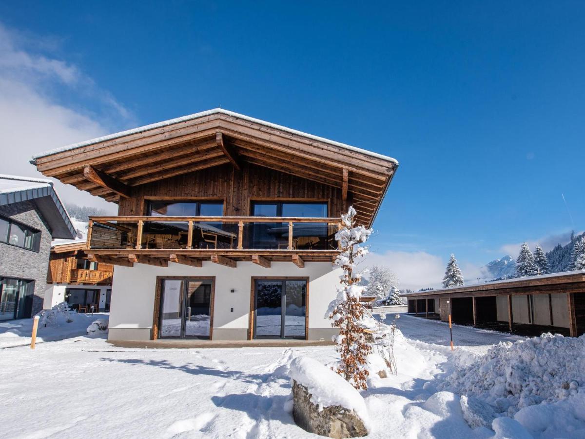Apartment In Wald Im Pinzgau With A Carport Eksteriør billede