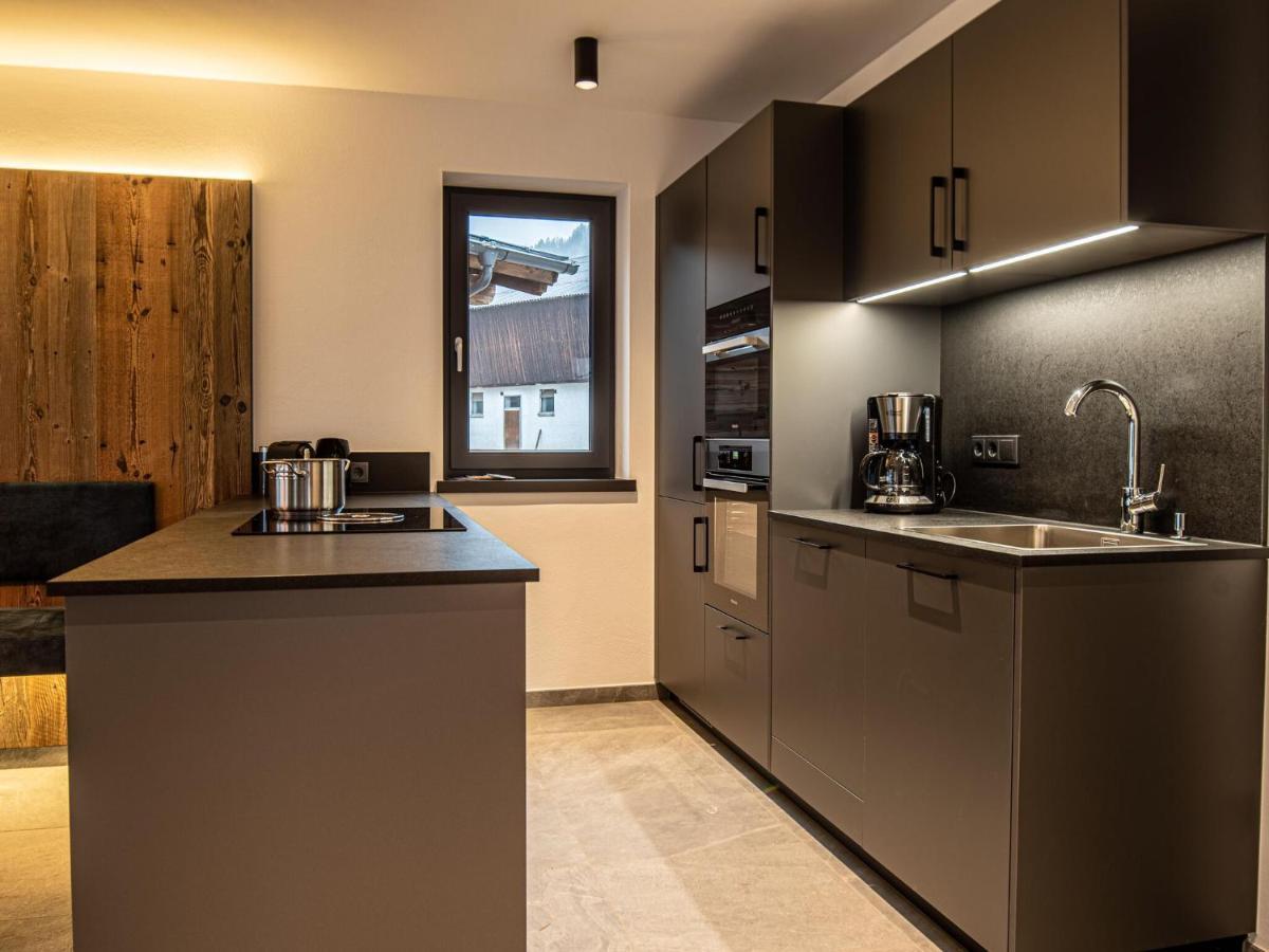 Apartment In Wald Im Pinzgau With A Carport Eksteriør billede