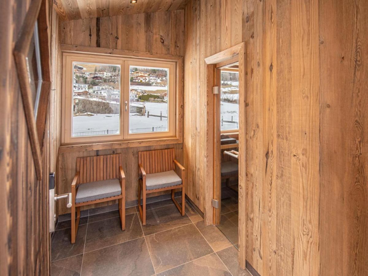 Apartment In Wald Im Pinzgau With A Carport Eksteriør billede